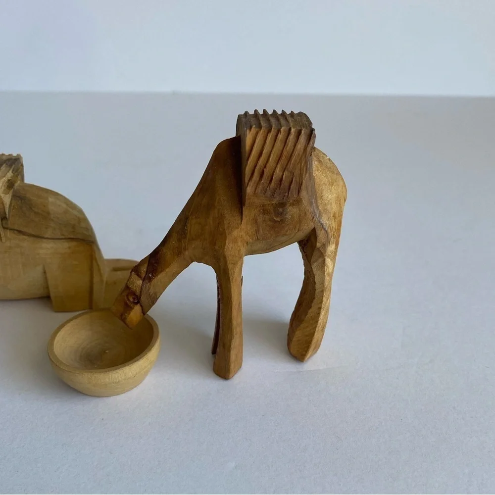Set Of 2 Wooden Carved Camels With Drinking Bowl Small‎ Miniatures Nativity